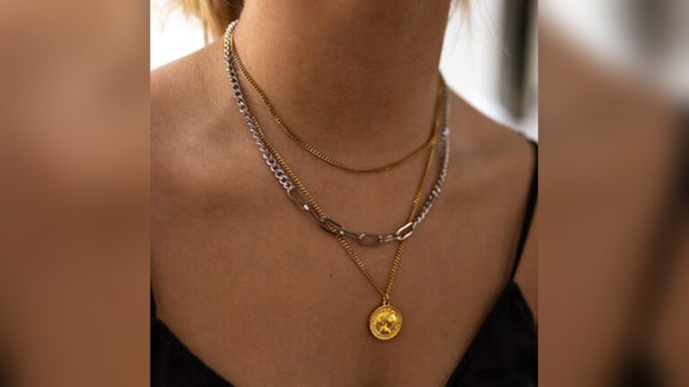 3 Little Birds Necklaces For Your Neck